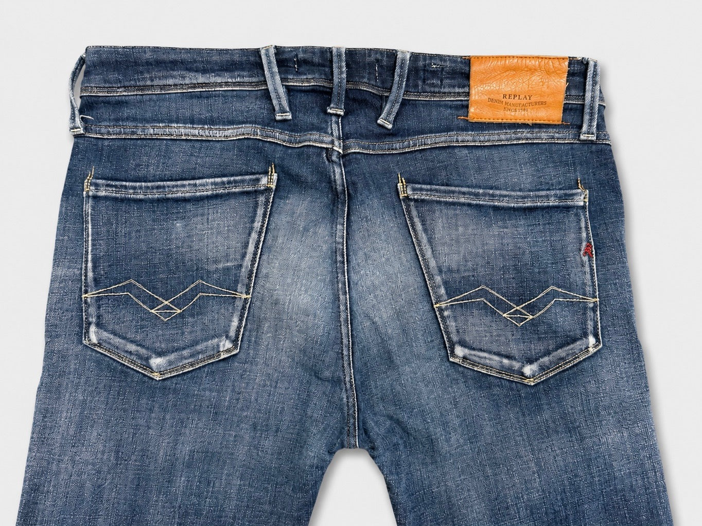 Replay Anbass Jeans – Slim Fit