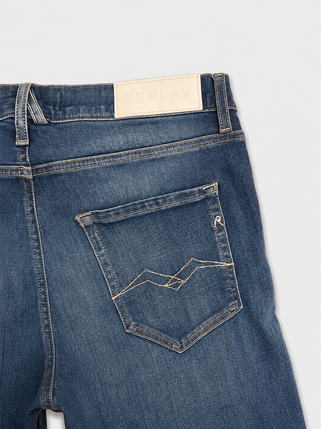 Replay Mickym Jeans – Slim Tapered Fit