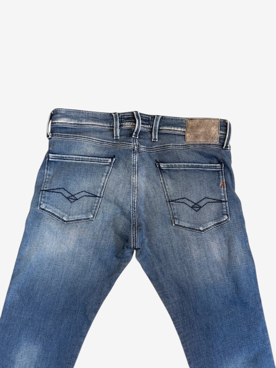 Nordic Jeans Co. REPLAY Joe slim fit denim jeans in medium blue wash with signature back pocket stitching